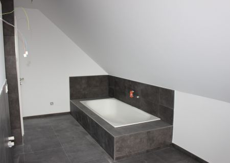Fliesenarbeiten im Bad, Flur und Gäste-WC