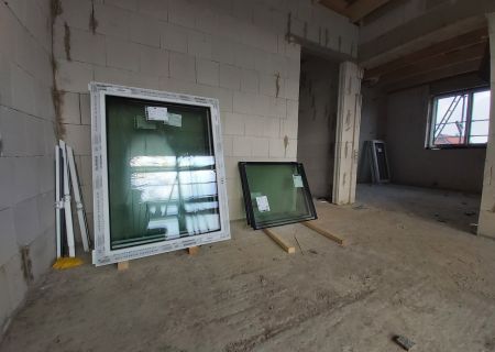 Fenstermontage bei einem Neubau